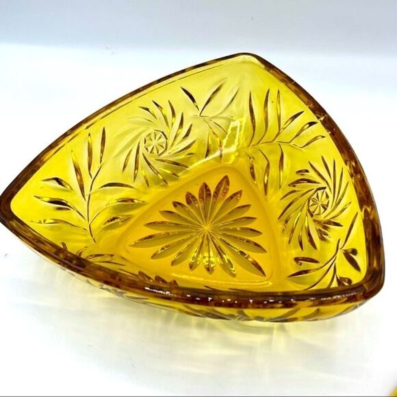 Hazel Atlas Gold Amber Pinwheel Triangle Candy Box w/ Finial Lid - Picture 12 of 15